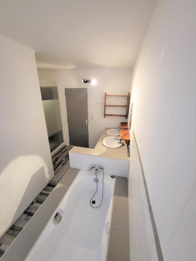 Maison 3 Chambres Avec Piscine Couverte Lespignan Экстерьер фото